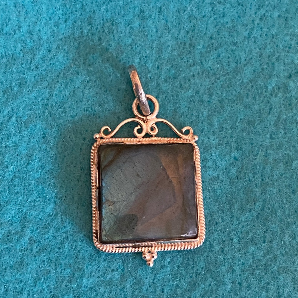 Labradorite pendent - Picture 4 of 5